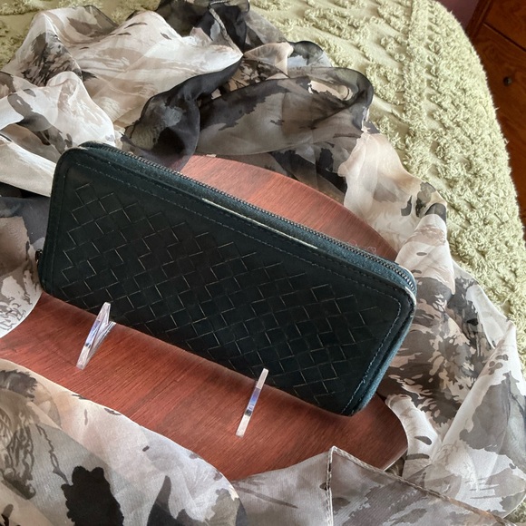 Bottega Veneta Women’s Wallet - Picture 5 of 7